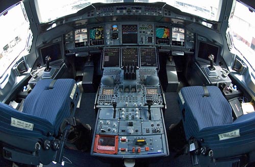 airbus a380 cockpit