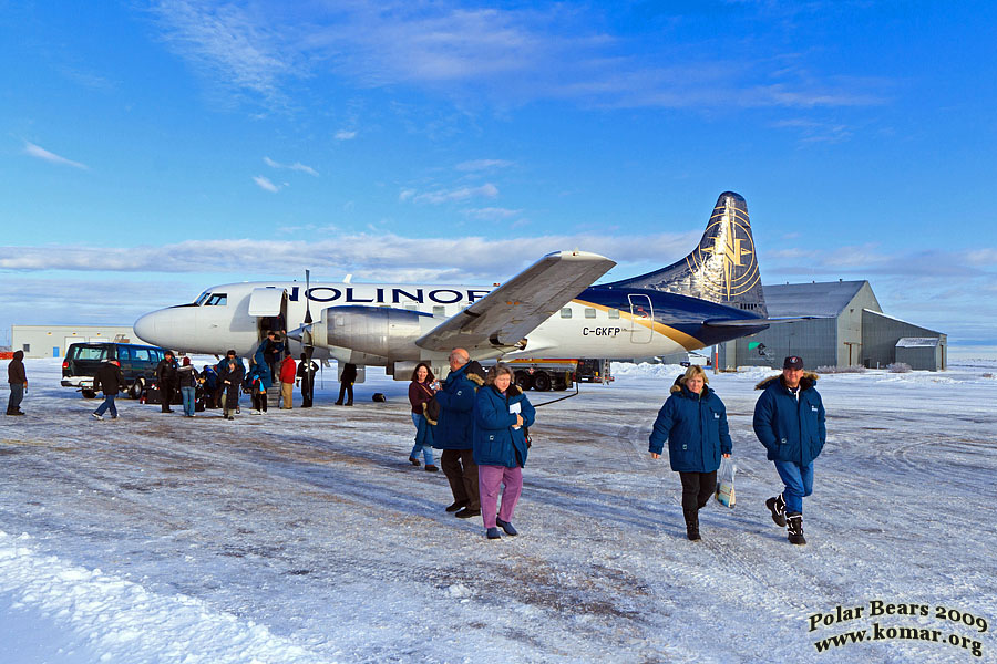 churchill canada charter flight disembark 2