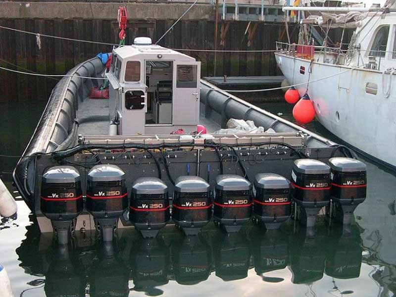 8 Outboard Drug Boat with Motors