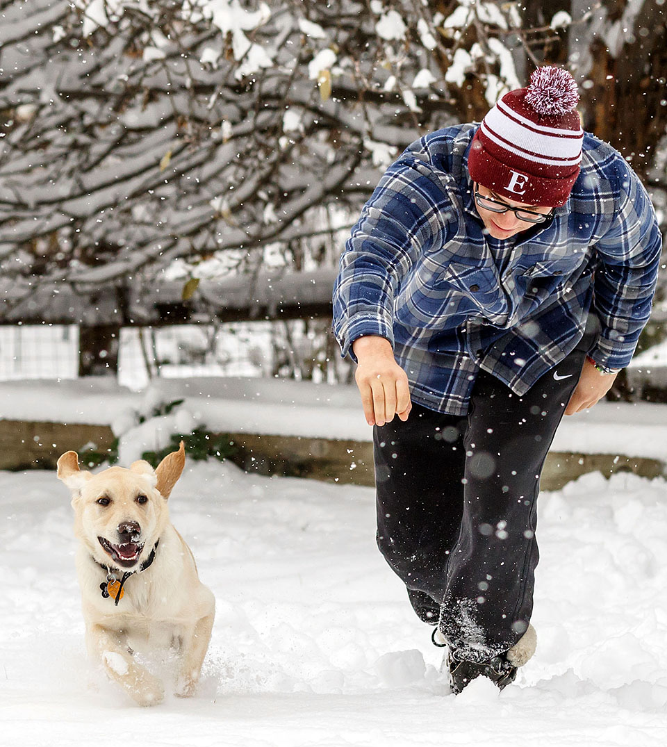 Boulder blind dog puppy Bliss in snow s9