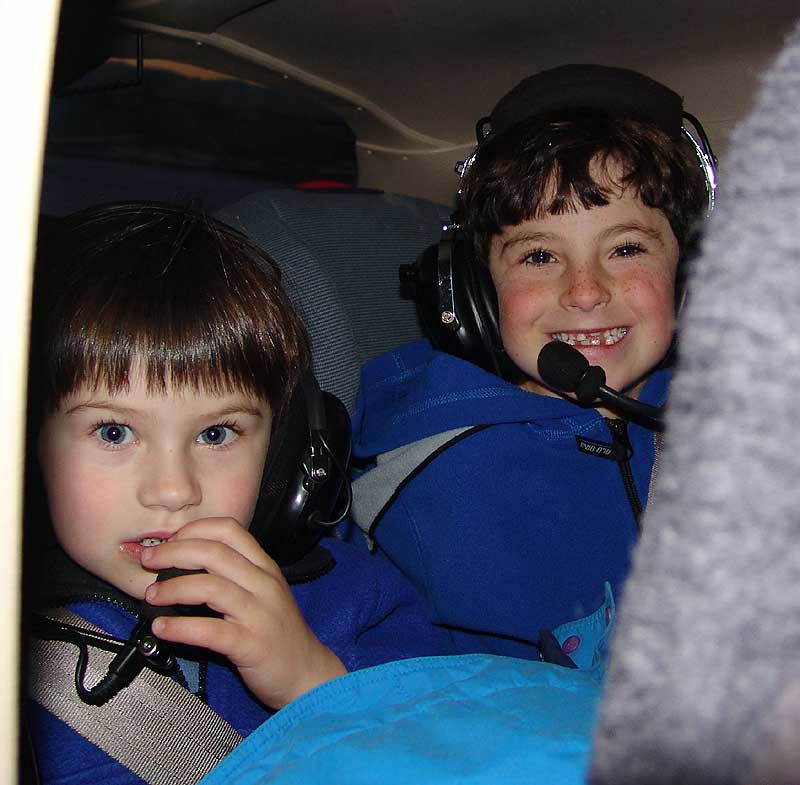 kids in plane