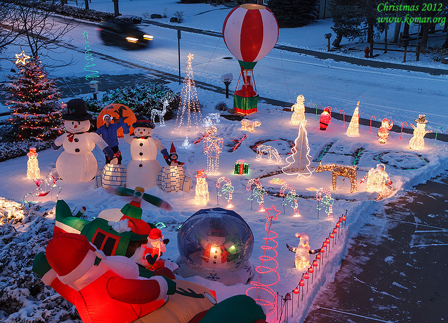 christmas house snow