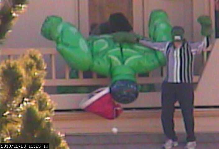 christmas hulk takedown