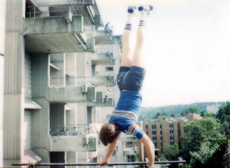 JRO Handstand