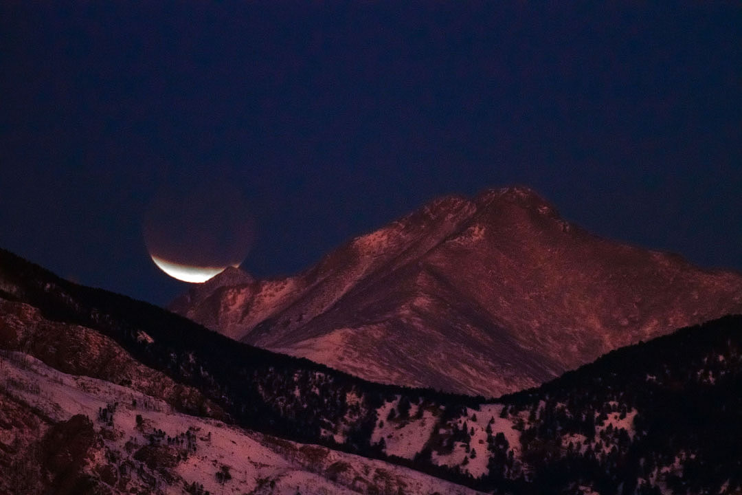 2011 lunar eclipse colorado rockies longs peak