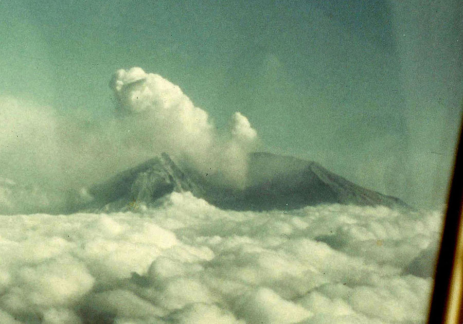 mount saint helens volcanic eruption 1