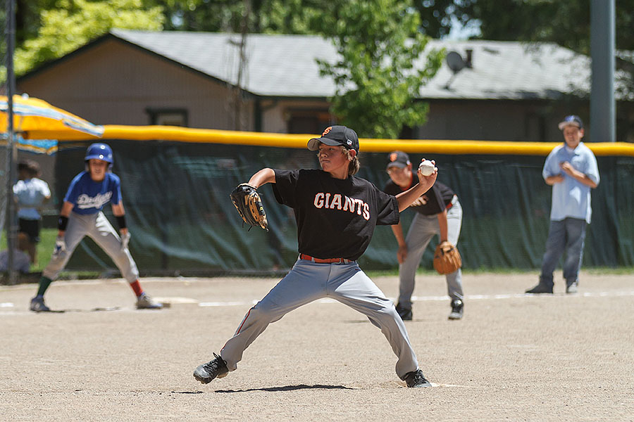 giants 2012/06/09 harry pitching