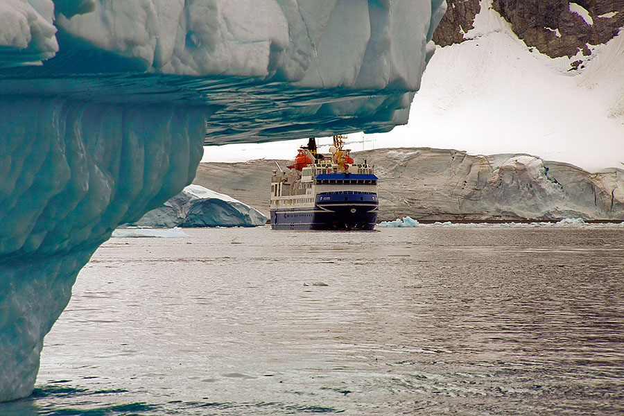 danco island antarctica zodiac return