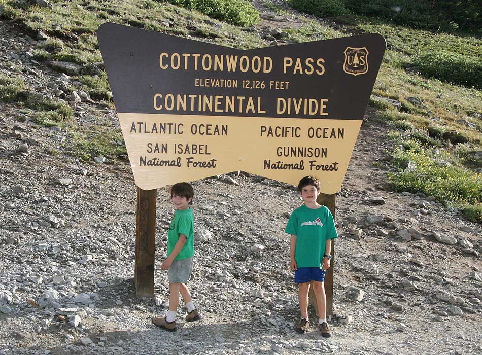 cottonwood pass sign