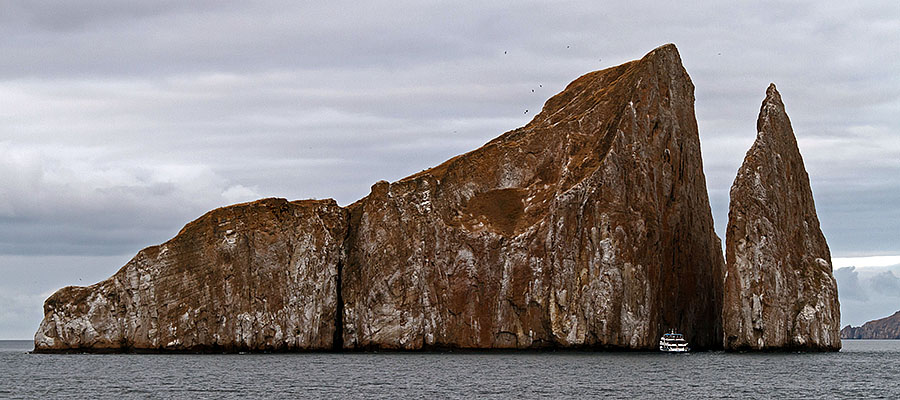 kicker rock galapagos islands