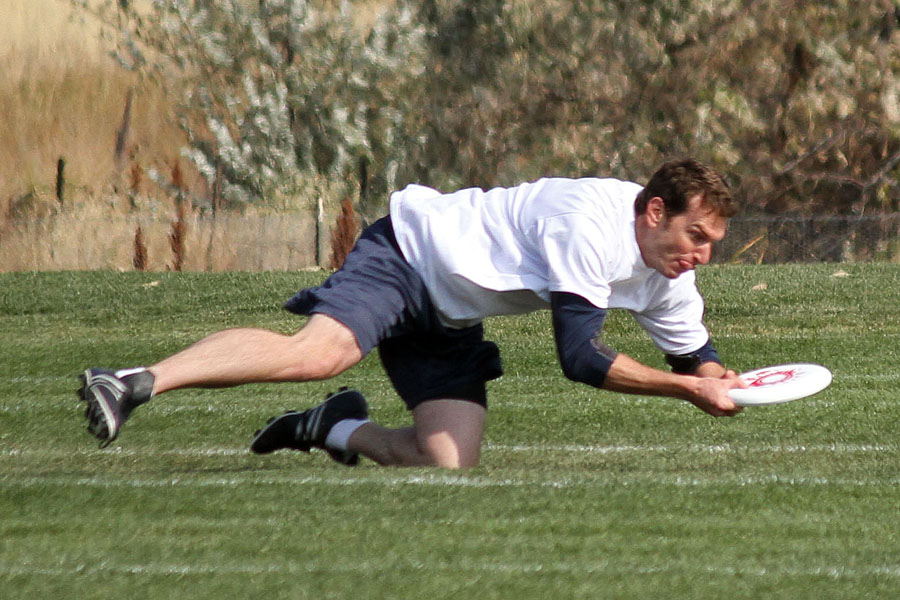 frisbee catch