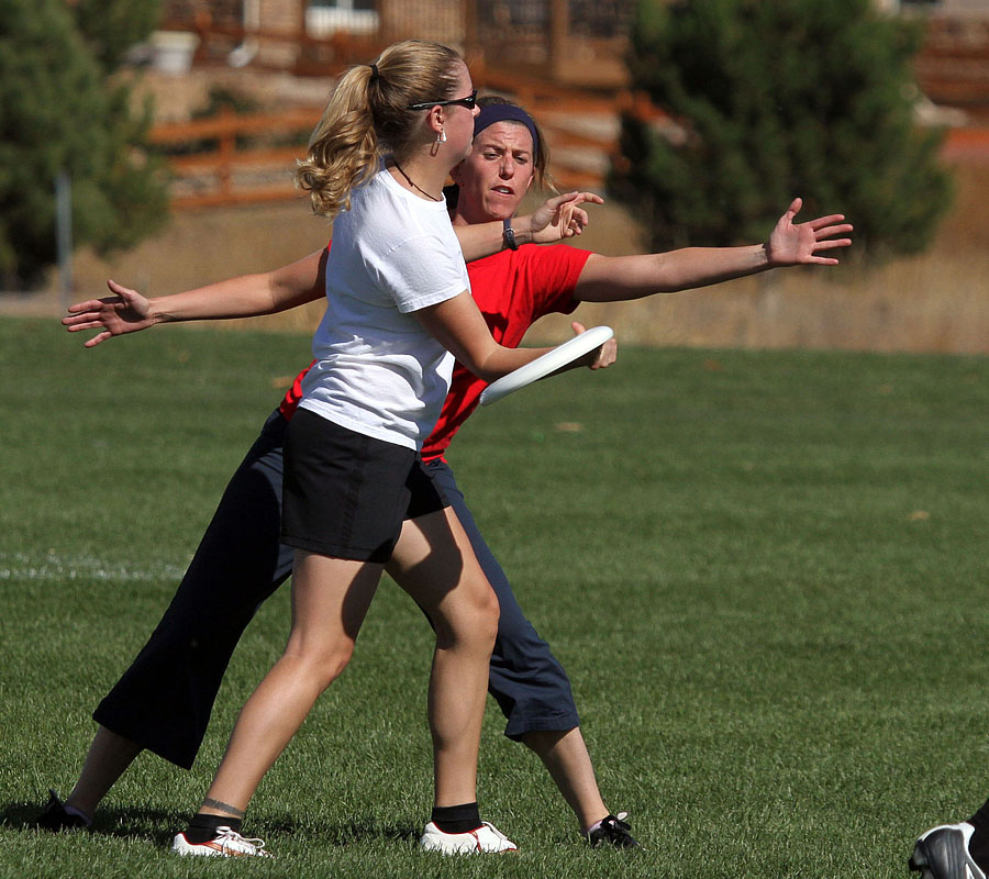 frisbee catch