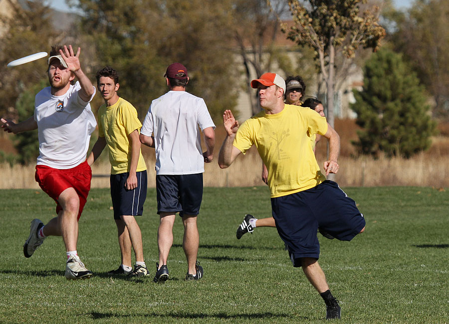 frisbee catch