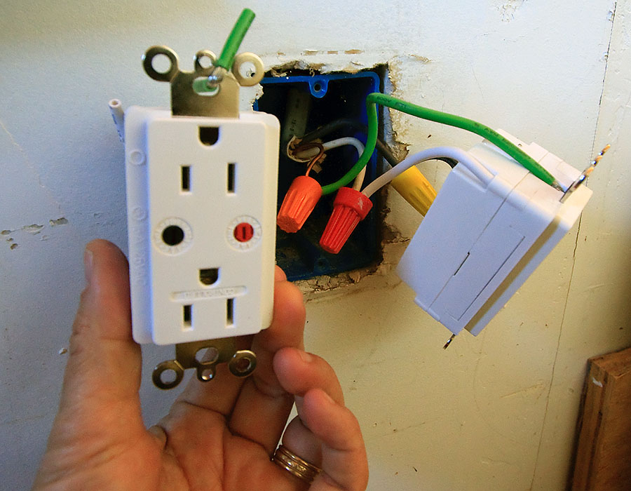 halloween x10 socket replace