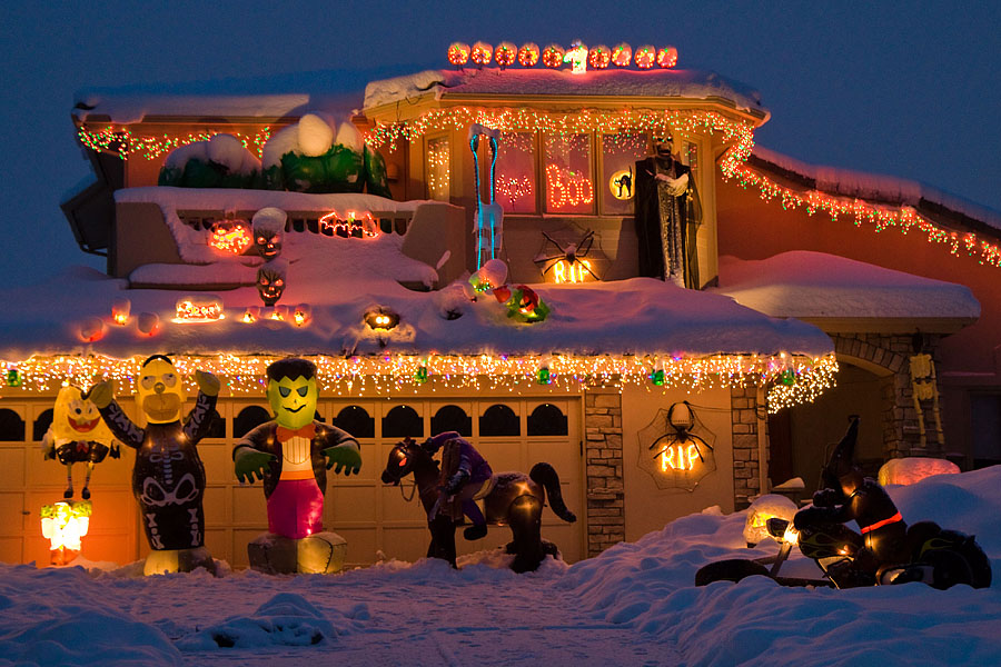 halloween snow house