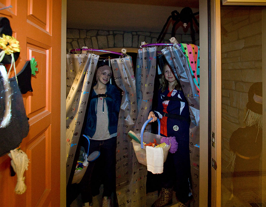 halloween trick or treaters curtain