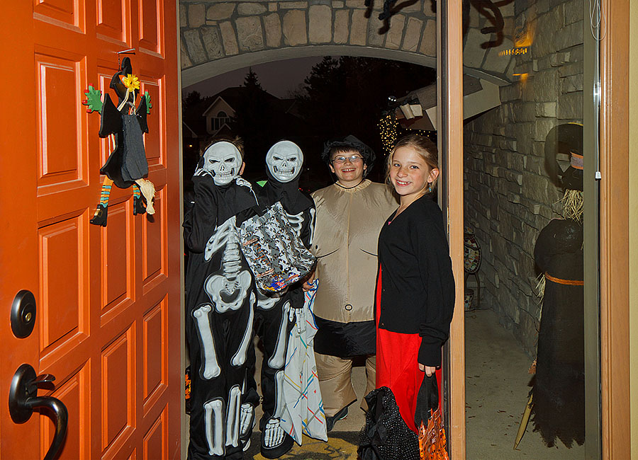 halloween trick-or-treaters