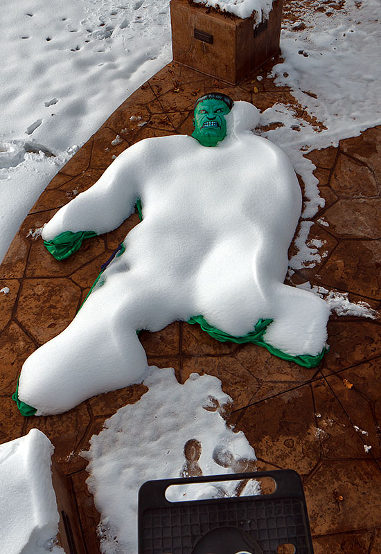 halloween hulk snow