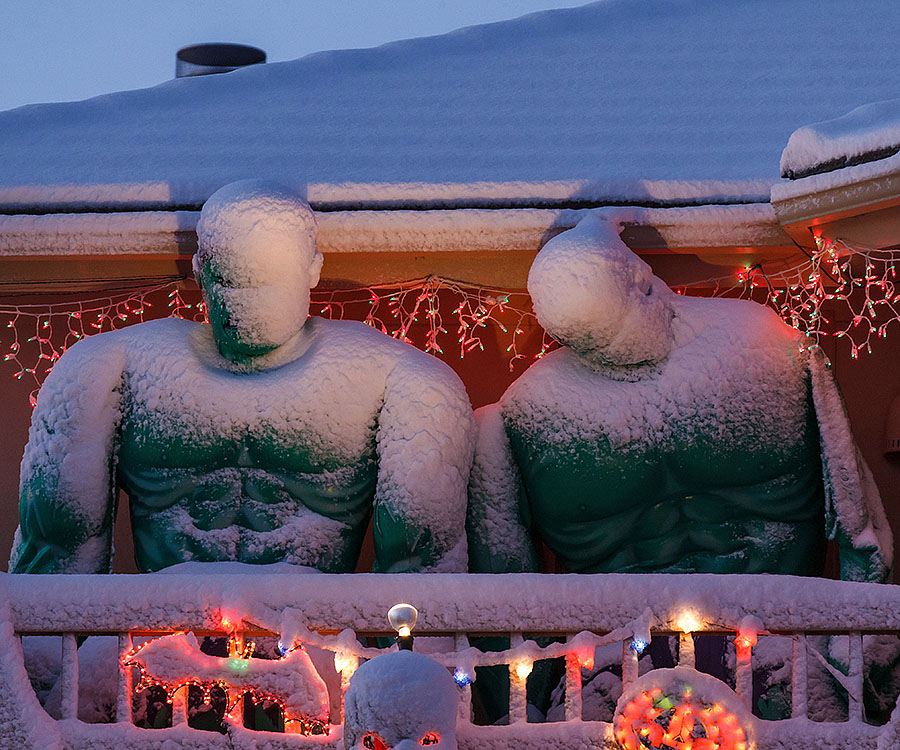 halloween hulk snow closeup