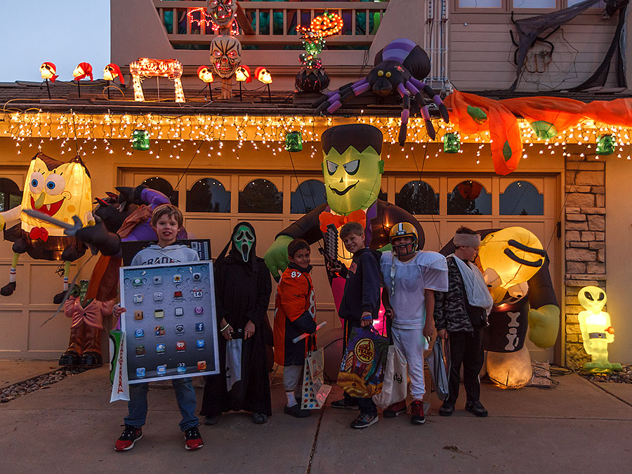 halloween trick or treaters