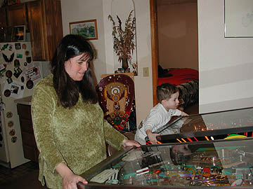 Dirk playing pinball