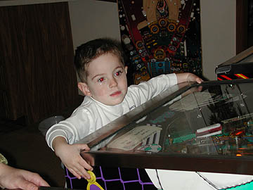 Dirk playing pinball