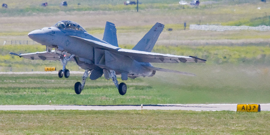 rocky mountain airport airshow f18 5690