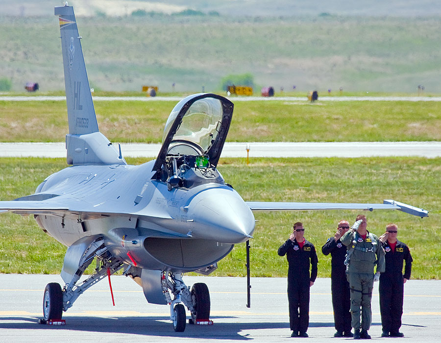 rocky mountain airport airshow f16 5879