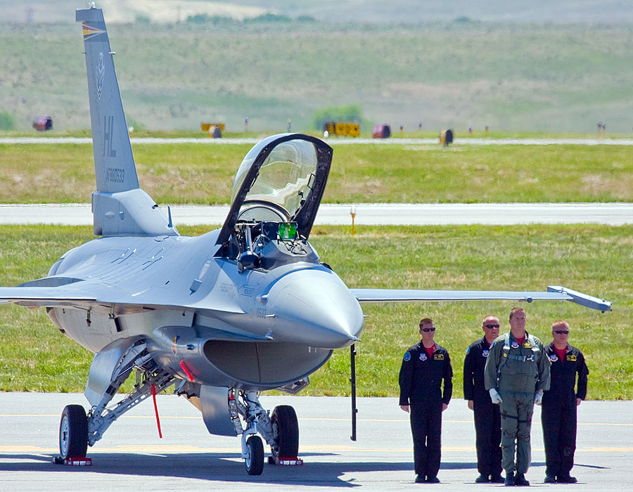 rocky mountain airport airshow f16 5880