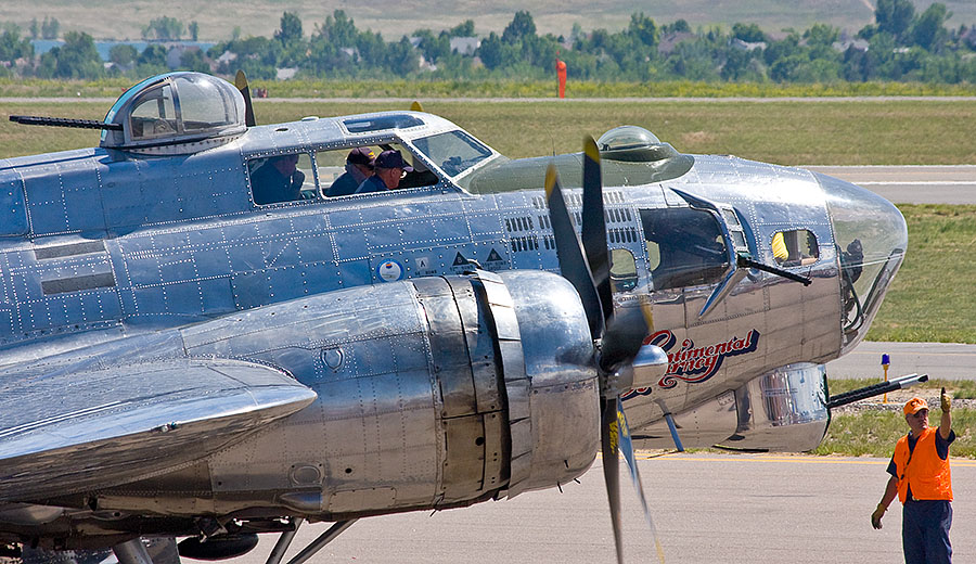 rocky mountain airport airshow b17 6042