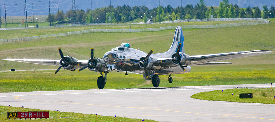 rocky mountain airport airshow b17 6056