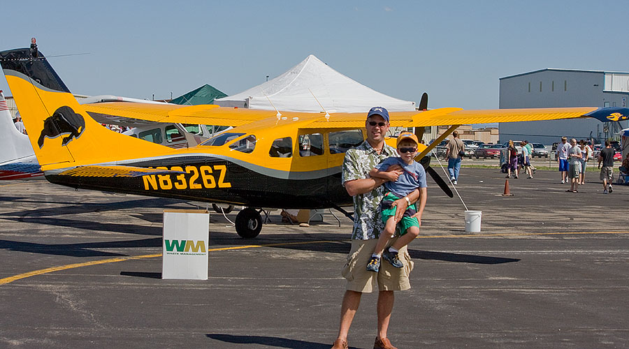 rocky mountain airport airshow buff plane 6068